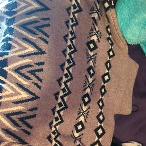 Sweater that covers your neck perfect for winter. Never worn